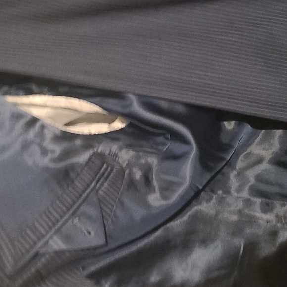 Custom Made Men’s Suit - Picture 4 of 7